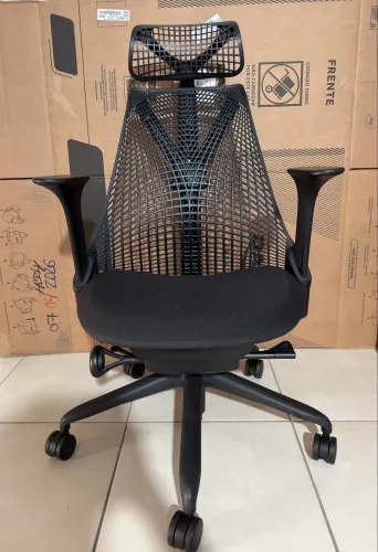 Cadeira Herman Miller Sayl+Headrest super nova