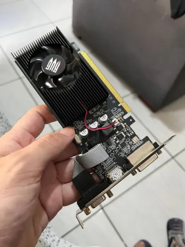 Placa de vídeo GT 705 2GB