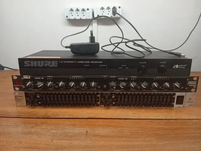 KIT 3 APARELHOS: SHURE L4, COMPRESSOR 266XL DBX E EQUALIZADOR BEHRINGER 1502