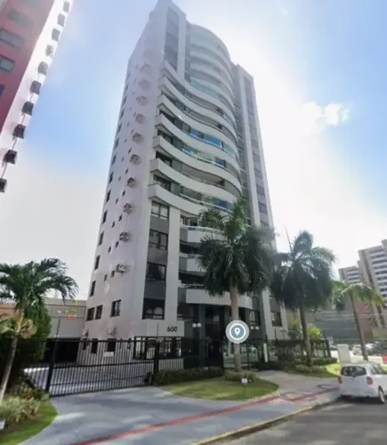 Apartamento à venda no Condomínio Desembargador Antônio Góes.