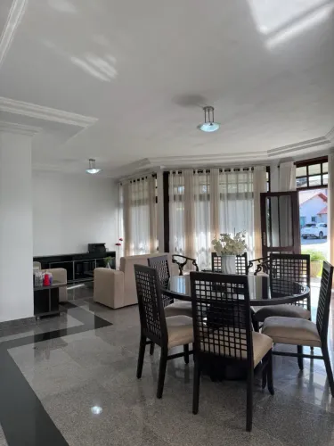 Casa no Condomínio Greenville ll, 300m², 4 suítes e 4 vagas