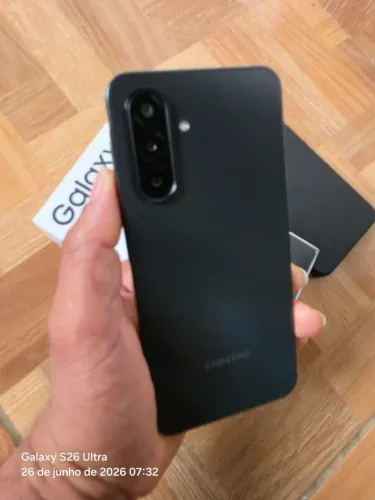 Samsung A17 128GB 8 RAM Completo na Garantia até abril 2027.