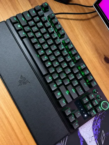 Teclado Gamer Razer Hunstman V3 Pro TKL - (Usado muito pouco, em estado de novo)