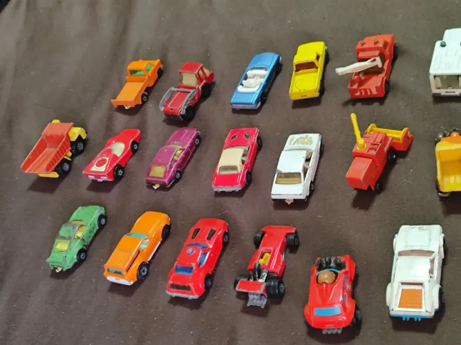 Lote 19 de carrinhos matchbox antigo