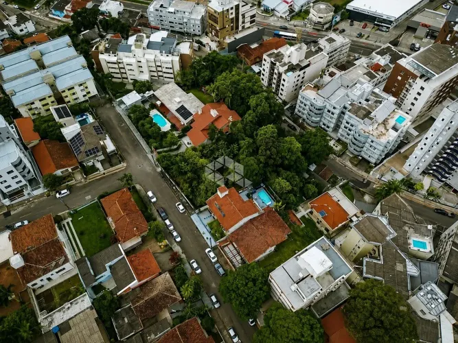 Lote/Terreno com 1427m² entrada para duas ruas e vista mar à venda em Coqueiros