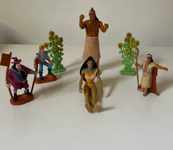 Miniaturas do filme Pocahontas-Disney
