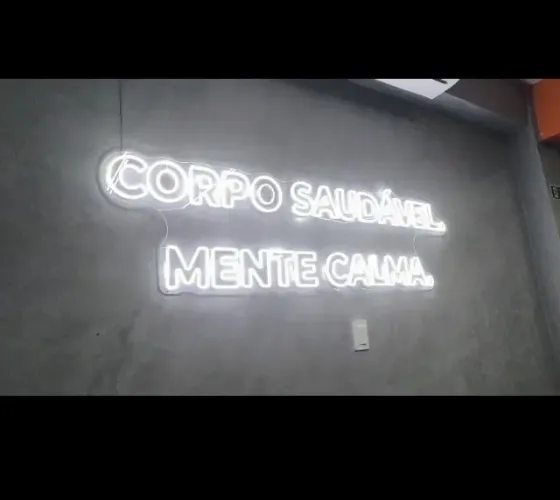LETREIRO NEON