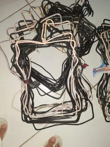 Cabides modeladores de roupa vários tamanhos
