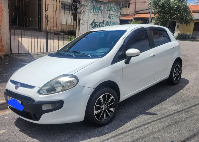 Fiat Punto Attractive 1.4 Fire Flex 8V 5P 2013