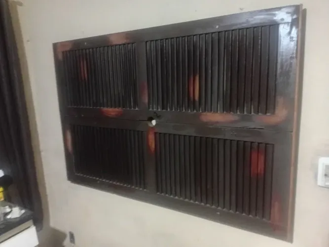 Painel para TV estilo madeira de demolição