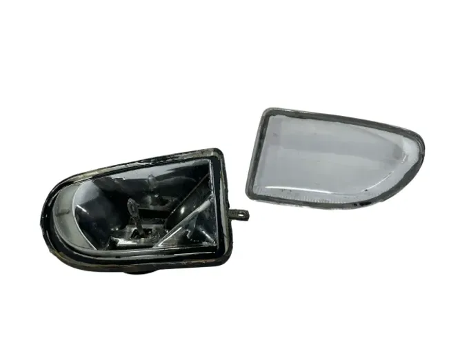 Farol Auxiliar Milha Lado Esquerdo VW Santana e Quantum 2001-2006