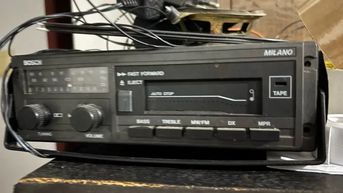 Rádio de carro toca fitas BOSCH