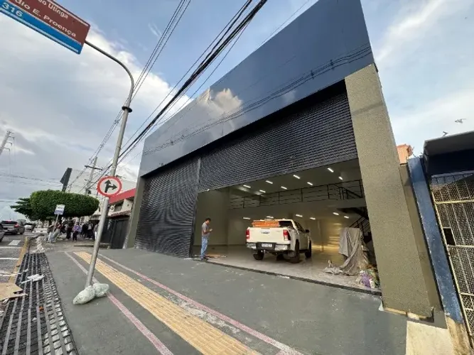 "Prédio/Galpão Novo" 350m² mezanino, pé direito 7mts, porta enrolar automati - Porcelanato