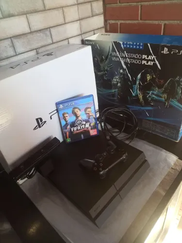 PlayStation 4 FAT 500GB muito conservado