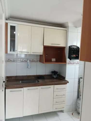 ALUGO 1/4 mobiliado Barra EDF Santa Fé