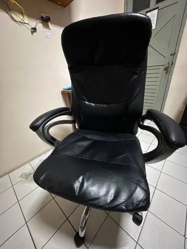 Cadeira de escritório executiva reclinável com regulagem de altura