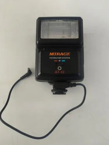 Flash Mirage AT-42 Thyristor System - Vintage para Câmeras Analógicas -! USADA