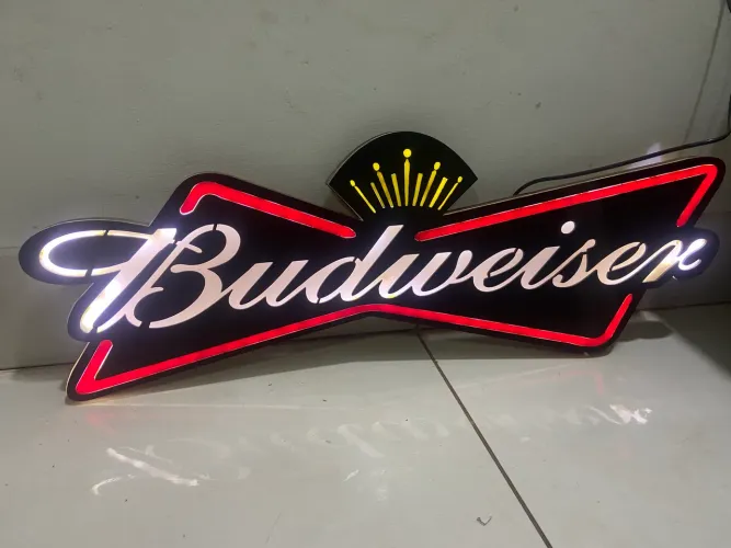 Led Budweiser de 23 centímetros 
