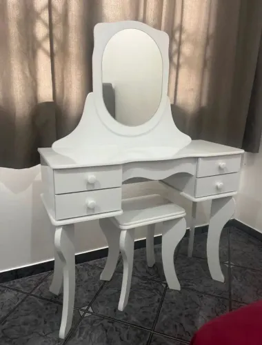 Vendo linda penteadeira!! 