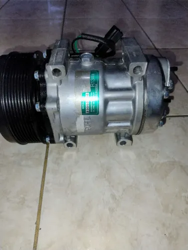Compressor ar condicionado 8 PK 24 V