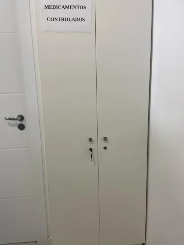 Armário em MDF com chave 1,50x0,80