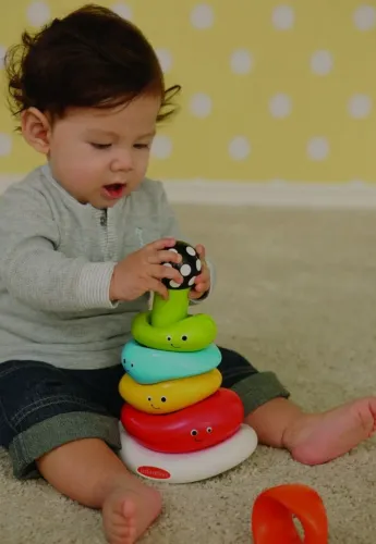 Anéis coloridos Infantino Ring Stacker 