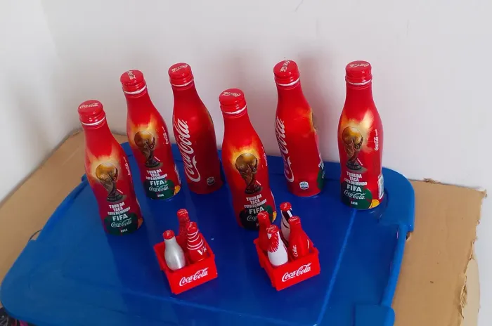 COCA-COLA GARRAFAS ALUMÍNIO E ENGRADADOS COLECIONÁVEIS