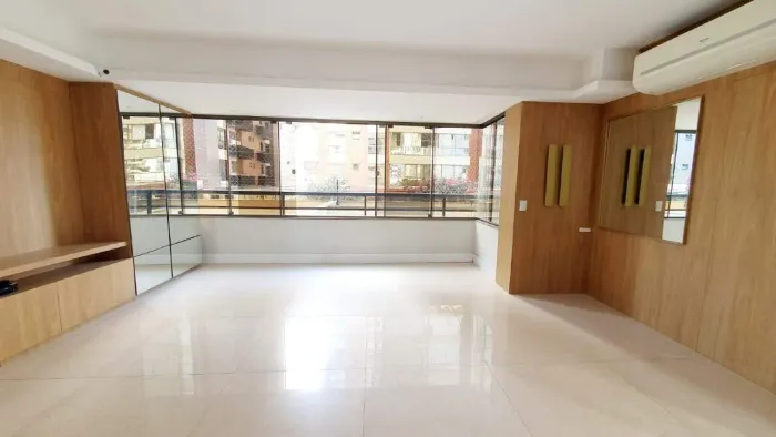 Apartamento à venda, 3 quartos, 1 suíte, 1 vaga, Centro - Florianópolis/SC