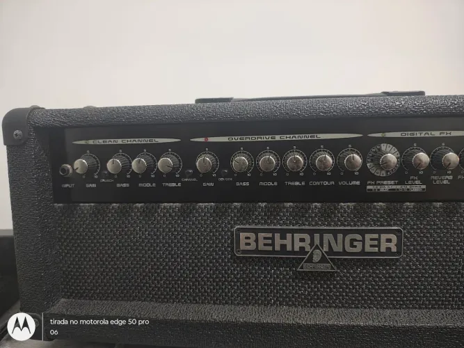 Amplificador pra gui6 Behringer VT 100 fxh 