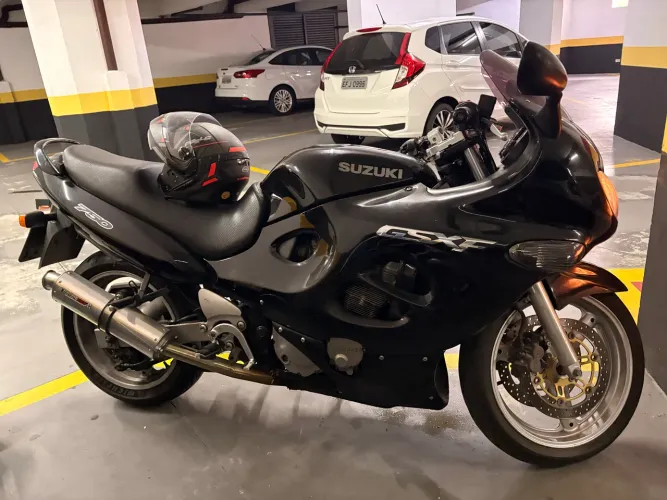 Vendo Suzuki 1999 impecável 