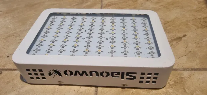 Painel LED Full Spectrum 300W Cultivo Indoor - 100 Leds