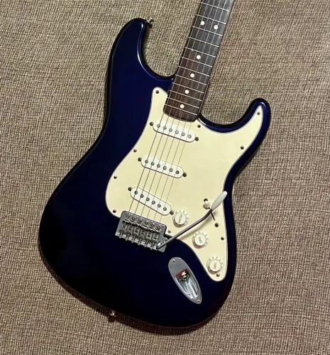 Guitarra Strato Fender Standard México 2001 com Tarraxas Fender USA com Travas