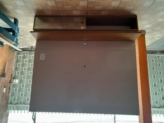 Painel de tv suspenso