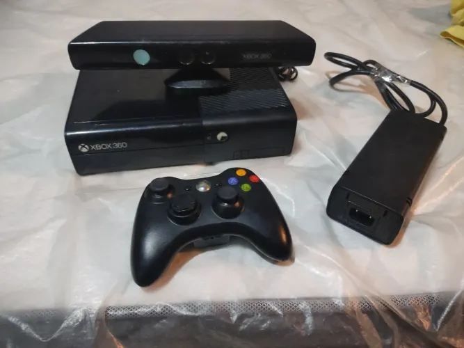 Xbox 360 super slim para concerto!para vender hj!!<br>1 Kinect original