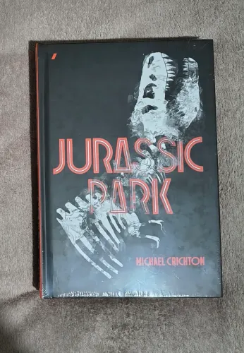 Livro Jurassic Park - Lacrado e Capa dura