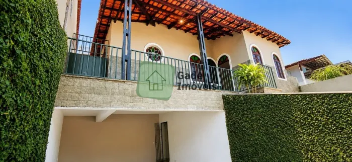 Casa 4 Quartos Totalmente Reformada | Habite-se | 2 Suítes | 4 Vagas | Edícula Independent