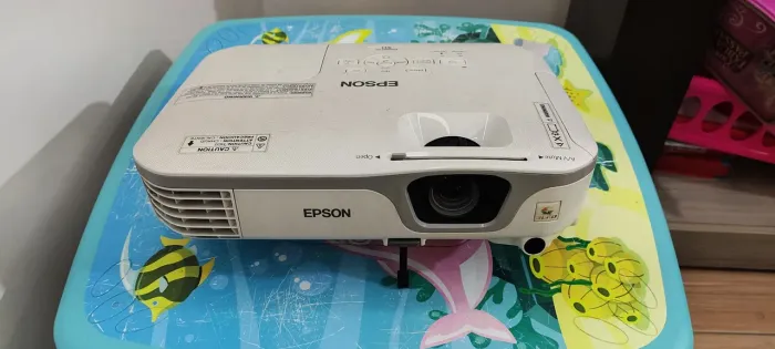 Projetor (Data Show) Epson S11 com capa