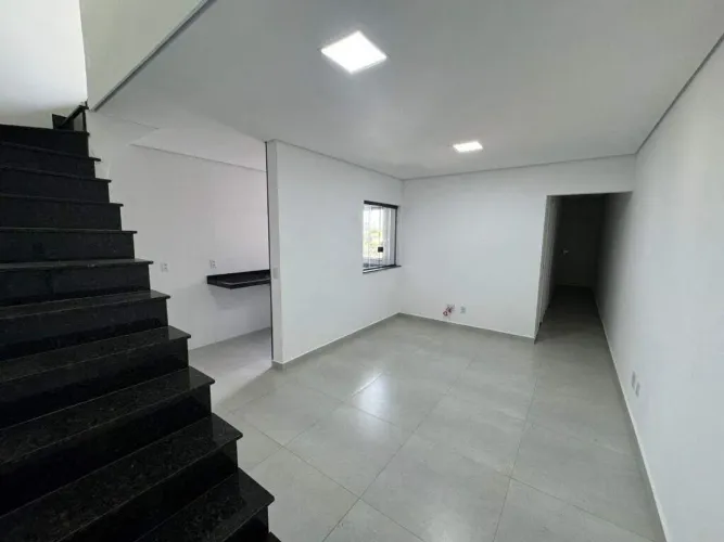 Cobertura à Venda em Santa Maria, Santo André  3 Dorms (2 Suítes), 2 Vagas