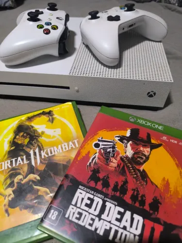 XBOX ONE S 1TB.