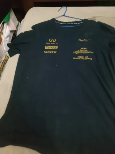 Camiseta masculina, GG, comemorativa ao Tri Campeonato da Red Bull (2010/2011/2012)