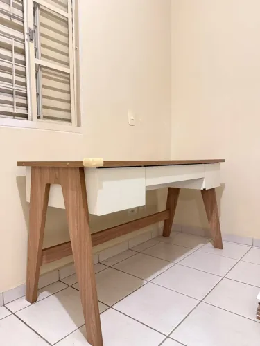 Mesa escritório com 3 gavetas