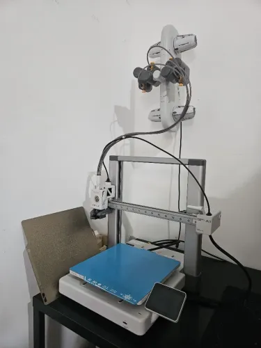 Bambu Lab A 1 Combo + filamentos e acessórios
