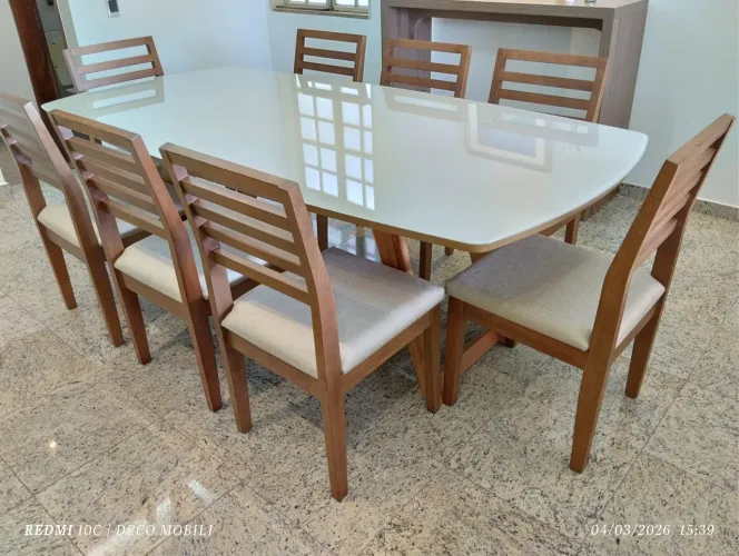 Mesa nova de madeira
