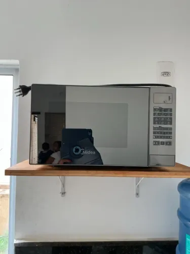Micro-ondas Midea 20L Espelhado Digital | Excelente Estado | 110V/220V