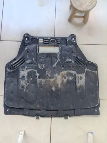 Protetor cárter BMW 22oi 2.0 usado