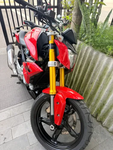 BMW G310R baixo km