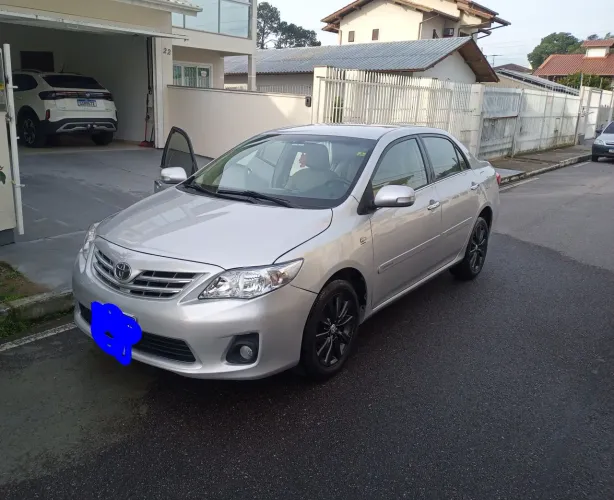 Toyota Corolla Altis 2.0 Flex 16V Aut. 2014