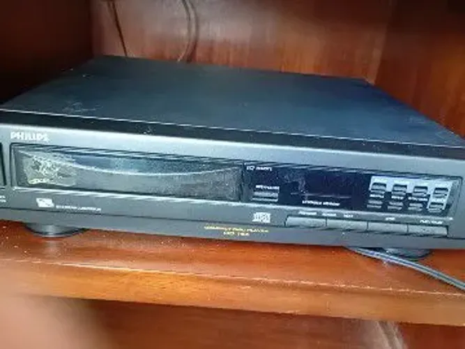 Aparelho que toca CD Prihips funcionando perfeitamente