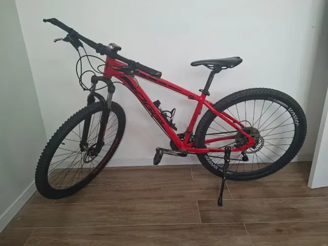 Bicicleta Oggi Hacker 29 com Grupo Shimano SLX