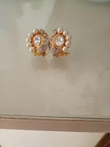 Brincos de época que estão super em alta com a mistura vintage 